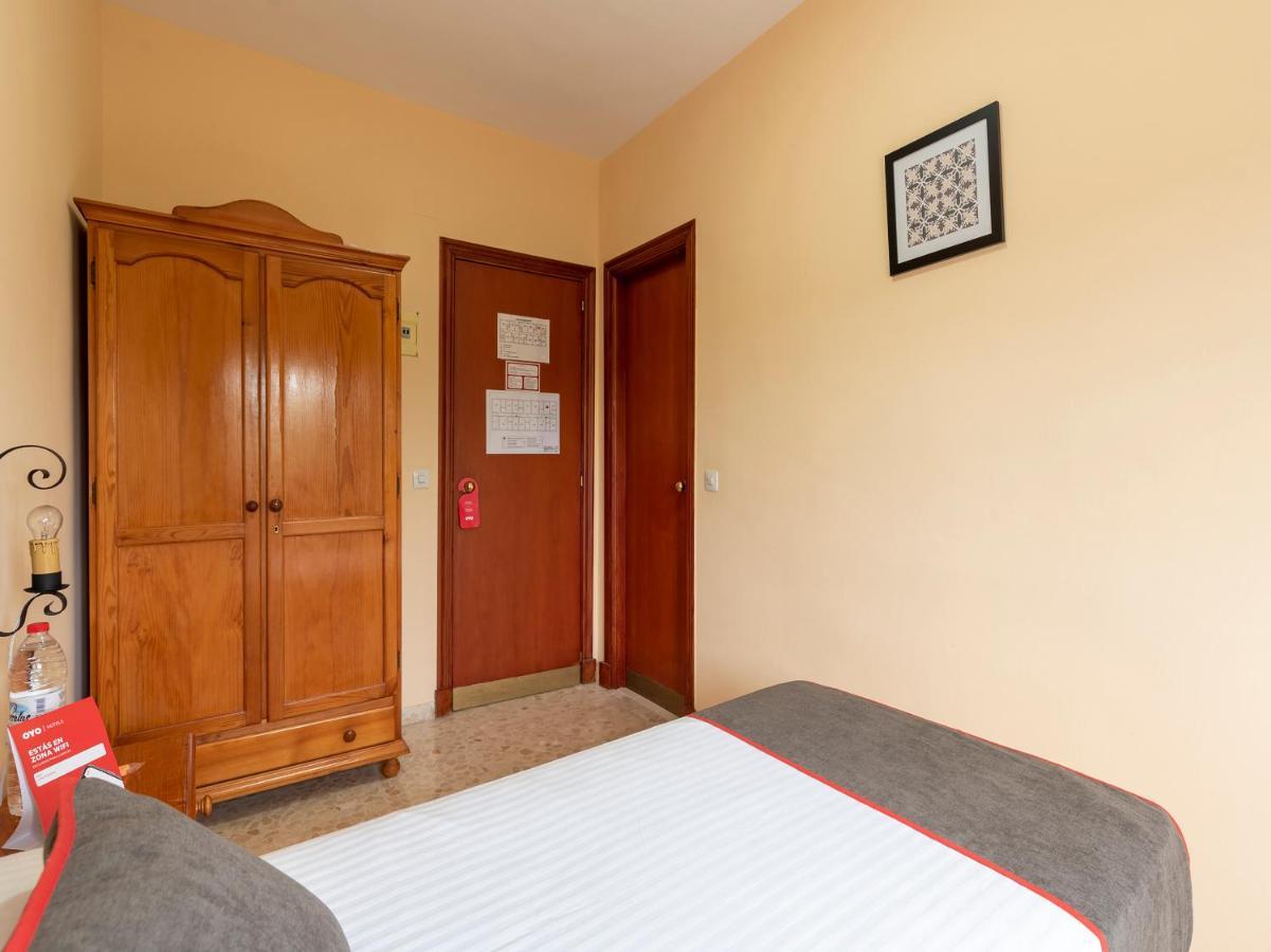 Oyo Hostal El Paisano Утрера Экстерьер фото