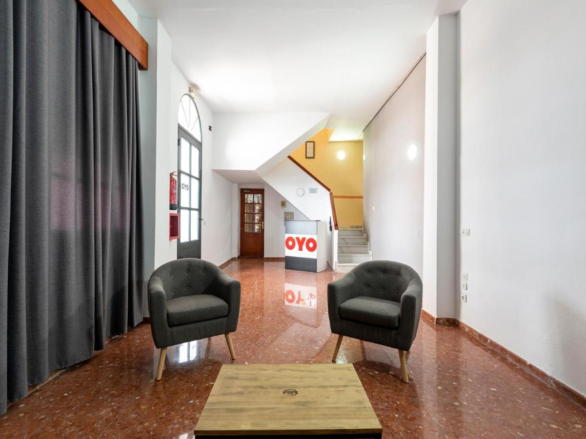 Oyo Hostal El Paisano Утрера Экстерьер фото